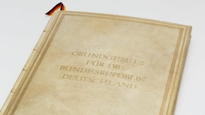 Grundgesetz der Bundes Republik Deutschland Grundgesetz der Bundes Republik Deutschland